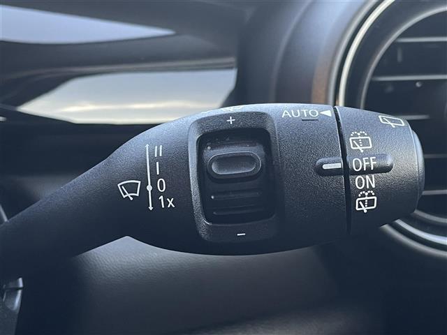 MINI ローズウッドエディション ローズウッドED 200台限定車 ハーフレザー 純正ナビ Bカメラ ETC 前後ドラレコ インテリジェントセーフティー リアパークディスタンスコントロール Bluetooth コンフォートアクセス(6枚目)