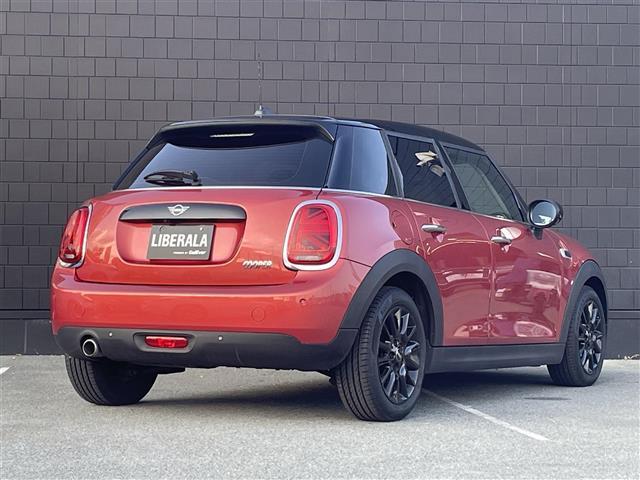 MINI ローズウッドエディション ローズウッドED 200台限定車 ハーフレザー 純正ナビ Bカメラ ETC 前後ドラレコ インテリジェントセーフティー リアパークディスタンスコントロール Bluetooth コンフォートアクセス(43枚目)