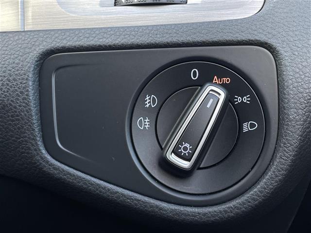 ゴルフヴァリアント TSI コンフォートライン 純正ナビ フルセグTV HID スマートキー DVD再生 プリクラッシュ 前後ドラレコ 純正16インチアルミ バックカメラ Bluetooth 保証書 スペアキー ETC オートライト ルーフレール(11枚目)