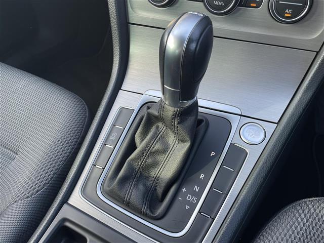 ゴルフヴァリアント TSI コンフォートライン 純正ナビ フルセグTV HID スマートキー DVD再生 プリクラッシュ 前後ドラレコ 純正16インチアルミ バックカメラ Bluetooth 保証書 スペアキー ETC オートライト ルーフレール(20枚目)