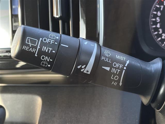 Ｎ－ＯＮＥ プレミアム　Ｇａｔｈｅｒｓナビ　バックカメラ　ドラレコ　ＣＴＢＡ　ツートン　純正１４インチアルミ　純正フロアマット　ハーフレザーシート　Ｂｌｕｅｔｏｏｔｈ　フルセグＴＶ　取扱説明書　保証書　スペアキー　ＨＩＤ（9枚目）