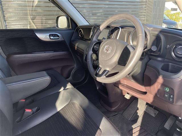 Ｎ－ＯＮＥ プレミアム　Ｇａｔｈｅｒｓナビ　バックカメラ　ドラレコ　ＣＴＢＡ　ツートン　純正１４インチアルミ　純正フロアマット　ハーフレザーシート　Ｂｌｕｅｔｏｏｔｈ　フルセグＴＶ　取扱説明書　保証書　スペアキー　ＨＩＤ（24枚目）