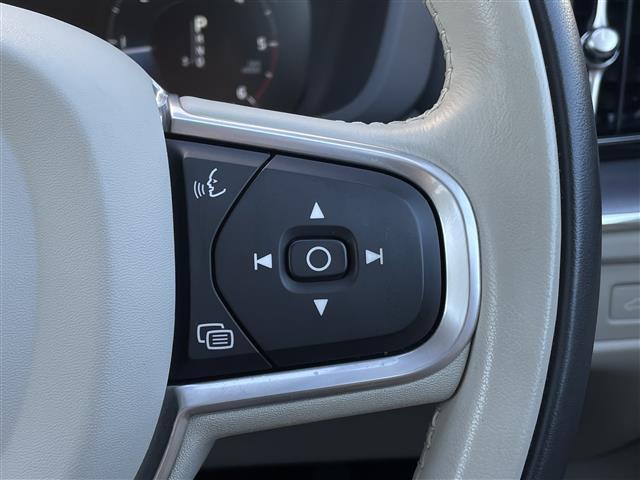 ＸＣ６０ Ｄ４　ＡＷＤ　モーメンタム　ワンオーナー　白革　純正ナビ　ハンドルヒーター　シートヒーター　パワーシート　カープレイ　全方位カメラ　フルセグＴＶ　純正１８インチＡＷ　電動リアゲート　インテリセーフ　ＡＣＣ　Ｂｌｕｅｔｏｏｔｈ（11枚目）