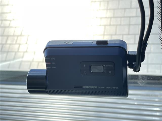 ＸＣ６０ Ｄ４　ＡＷＤ　モーメンタム　ワンオーナー　白革　純正ナビ　ハンドルヒーター　シートヒーター　パワーシート　カープレイ　全方位カメラ　フルセグＴＶ　純正１８インチＡＷ　電動リアゲート　インテリセーフ　ＡＣＣ　Ｂｌｕｅｔｏｏｔｈ（27枚目）