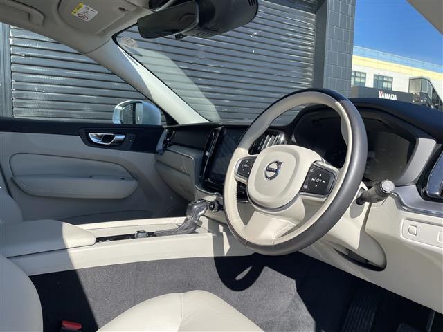 ＸＣ６０ Ｄ４　ＡＷＤ　モーメンタム　ワンオーナー　白革　純正ナビ　ハンドルヒーター　シートヒーター　パワーシート　カープレイ　全方位カメラ　フルセグＴＶ　純正１８インチＡＷ　電動リアゲート　インテリセーフ　ＡＣＣ　Ｂｌｕｅｔｏｏｔｈ（30枚目）