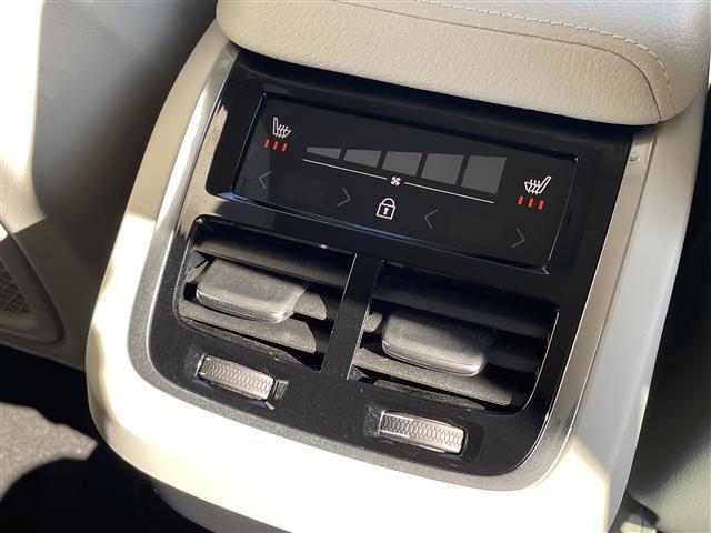 ＸＣ６０ Ｄ４　ＡＷＤ　モーメンタム　ワンオーナー　白革　純正ナビ　ハンドルヒーター　シートヒーター　パワーシート　カープレイ　全方位カメラ　フルセグＴＶ　純正１８インチＡＷ　電動リアゲート　インテリセーフ　ＡＣＣ　Ｂｌｕｅｔｏｏｔｈ（38枚目）