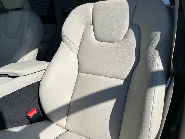 ＸＣ６０ Ｄ４　ＡＷＤ　モーメンタム　ワンオーナー　白革　純正ナビ　ハンドルヒーター　シートヒーター　パワーシート　カープレイ　全方位カメラ　フルセグＴＶ　純正１８インチＡＷ　電動リアゲート　インテリセーフ　ＡＣＣ　Ｂｌｕｅｔｏｏｔｈ（42枚目）