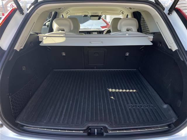 ＸＣ６０ Ｄ４　ＡＷＤ　モーメンタム　ワンオーナー　白革　純正ナビ　ハンドルヒーター　シートヒーター　パワーシート　カープレイ　全方位カメラ　フルセグＴＶ　純正１８インチＡＷ　電動リアゲート　インテリセーフ　ＡＣＣ　Ｂｌｕｅｔｏｏｔｈ（47枚目）