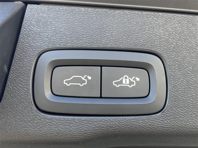 ＸＣ６０ Ｄ４　ＡＷＤ　モーメンタム　ワンオーナー　白革　純正ナビ　ハンドルヒーター　シートヒーター　パワーシート　カープレイ　全方位カメラ　フルセグＴＶ　純正１８インチＡＷ　電動リアゲート　インテリセーフ　ＡＣＣ　Ｂｌｕｅｔｏｏｔｈ（49枚目）