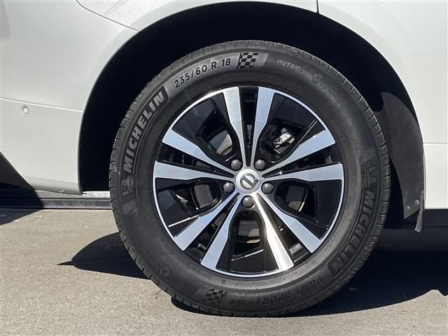 ＸＣ６０ Ｄ４　ＡＷＤ　モーメンタム　ワンオーナー　白革　純正ナビ　ハンドルヒーター　シートヒーター　パワーシート　カープレイ　全方位カメラ　フルセグＴＶ　純正１８インチＡＷ　電動リアゲート　インテリセーフ　ＡＣＣ　Ｂｌｕｅｔｏｏｔｈ（57枚目）