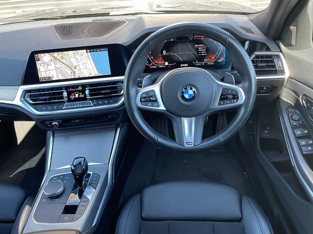 ３シリーズ ３２０ｉ　Ｍスポーツ　コンフォートＰＫＧ　社外地デジチューナー　ＤＶＤ再生可　電動トランク　純正ナビ　全方位カメラ　Ｂｌｕｅｔｏｏｔｈ　ＥＴＣ　純正１８ＡＷ　アンビエントライト　ＡＣＣ　インテリジェントセーフティ　ＬＥＤ（7枚目）