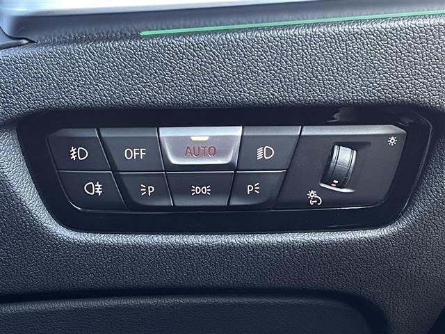 ３シリーズ ３２０ｉ　Ｍスポーツ　コンフォートＰＫＧ　社外地デジチューナー　ＤＶＤ再生可　電動トランク　純正ナビ　全方位カメラ　Ｂｌｕｅｔｏｏｔｈ　ＥＴＣ　純正１８ＡＷ　アンビエントライト　ＡＣＣ　インテリジェントセーフティ　ＬＥＤ（13枚目）