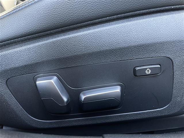 ３シリーズ ３２０ｉ　Ｍスポーツ　コンフォートＰＫＧ　社外地デジチューナー　ＤＶＤ再生可　電動トランク　純正ナビ　全方位カメラ　Ｂｌｕｅｔｏｏｔｈ　ＥＴＣ　純正１８ＡＷ　アンビエントライト　ＡＣＣ　インテリジェントセーフティ　ＬＥＤ（33枚目）