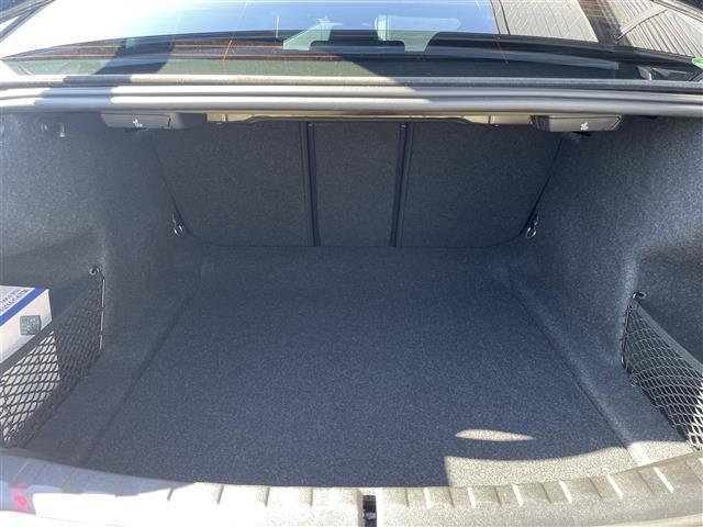 ３シリーズ ３２０ｉ　Ｍスポーツ　コンフォートＰＫＧ　社外地デジチューナー　ＤＶＤ再生可　電動トランク　純正ナビ　全方位カメラ　Ｂｌｕｅｔｏｏｔｈ　ＥＴＣ　純正１８ＡＷ　アンビエントライト　ＡＣＣ　インテリジェントセーフティ　ＬＥＤ（44枚目）