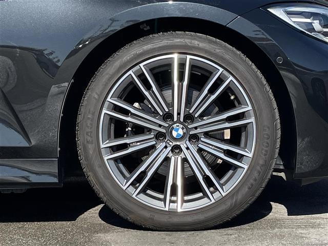 ３シリーズ ３２０ｉ　Ｍスポーツ　コンフォートＰＫＧ　社外地デジチューナー　ＤＶＤ再生可　電動トランク　純正ナビ　全方位カメラ　Ｂｌｕｅｔｏｏｔｈ　ＥＴＣ　純正１８ＡＷ　アンビエントライト　ＡＣＣ　インテリジェントセーフティ　ＬＥＤ（53枚目）