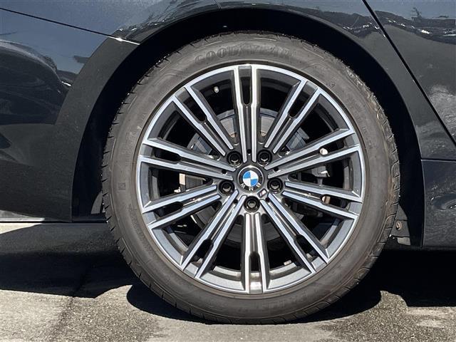 ３シリーズ ３２０ｉ　Ｍスポーツ　コンフォートＰＫＧ　社外地デジチューナー　ＤＶＤ再生可　電動トランク　純正ナビ　全方位カメラ　Ｂｌｕｅｔｏｏｔｈ　ＥＴＣ　純正１８ＡＷ　アンビエントライト　ＡＣＣ　インテリジェントセーフティ　ＬＥＤ（54枚目）