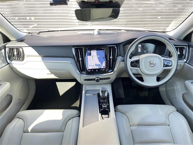 Ｖ６０ Ｂ５　インスクリプション　ワンオーナー　サンルーフ　Ｂｏｗｅｒｓ＆Ｗｉｌｋｉｎｓ　全席シートヒーター　ステアリングヒーター　純正ナビ　全方位カメラ　カープレイ　シートベンチ　純正１８インチアルミ　パイロットアシスト　ＬＥＤ（5枚目）