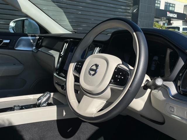 Ｖ６０ Ｂ５　インスクリプション　ワンオーナー　サンルーフ　Ｂｏｗｅｒｓ＆Ｗｉｌｋｉｎｓ　全席シートヒーター　ステアリングヒーター　純正ナビ　全方位カメラ　カープレイ　シートベンチ　純正１８インチアルミ　パイロットアシスト　ＬＥＤ（38枚目）