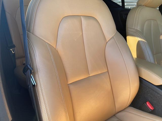 ＸＣ４０ Ｔ４　ＡＷＤ　インスクリプション　ワンオーナー　茶革　ハーマンカードン　オレフォスクリスタルシフトノブ　全席シートヒーター　ハンドルヒーター　パワーシート　電動リアゲート　カープレイ　純正ナビ　全方位カメラ　純正１９インチアルミ（33枚目）