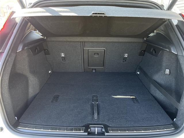 ＸＣ４０ Ｔ４　ＡＷＤ　インスクリプション　ワンオーナー　茶革　ハーマンカードン　オレフォスクリスタルシフトノブ　全席シートヒーター　ハンドルヒーター　パワーシート　電動リアゲート　カープレイ　純正ナビ　全方位カメラ　純正１９インチアルミ（45枚目）