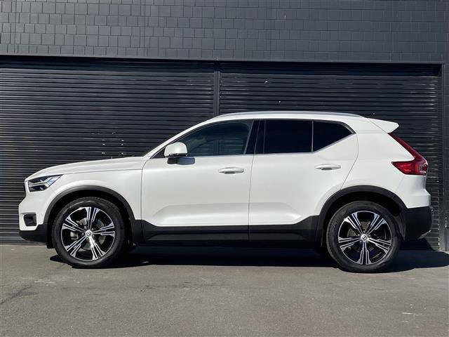 ＸＣ４０ Ｔ４　ＡＷＤ　インスクリプション　ワンオーナー　茶革　ハーマンカードン　オレフォスクリスタルシフトノブ　全席シートヒーター　ハンドルヒーター　パワーシート　電動リアゲート　カープレイ　純正ナビ　全方位カメラ　純正１９インチアルミ（51枚目）