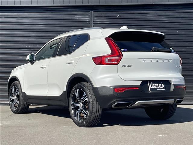 ＸＣ４０ Ｔ４　ＡＷＤ　インスクリプション　ワンオーナー　茶革　ハーマンカードン　オレフォスクリスタルシフトノブ　全席シートヒーター　ハンドルヒーター　パワーシート　電動リアゲート　カープレイ　純正ナビ　全方位カメラ　純正１９インチアルミ（52枚目）