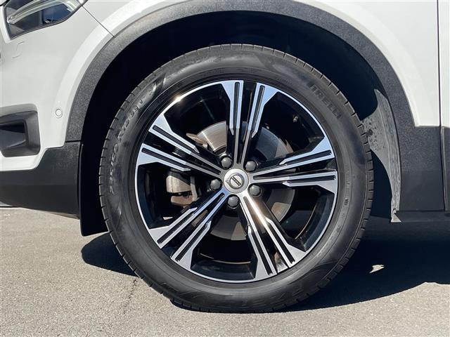 ＸＣ４０ Ｔ４　ＡＷＤ　インスクリプション　ワンオーナー　茶革　ハーマンカードン　オレフォスクリスタルシフトノブ　全席シートヒーター　ハンドルヒーター　パワーシート　電動リアゲート　カープレイ　純正ナビ　全方位カメラ　純正１９インチアルミ（56枚目）