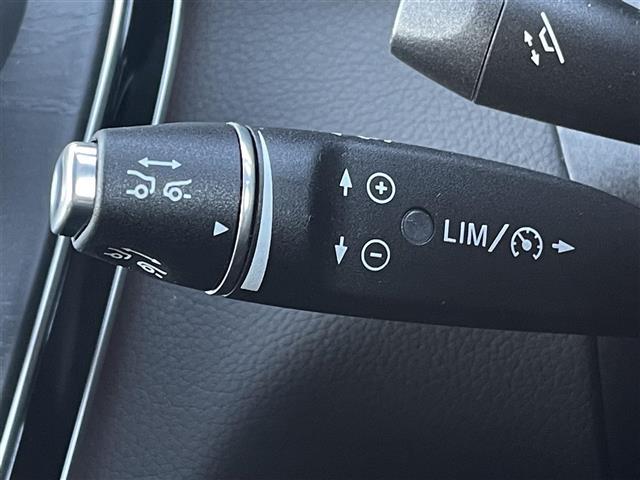 Ｃクラスステーションワゴン Ｃ２００　ステーションワゴン　スポーツ　ＡＣＣ　ＨＵＤ　キーレスゴー　レーダーセーフティ　ＬＥＤ　純正ナビ　バックカメラ　ＥＴＣ　Ｂｌｕｅｔｏｏｔｈ　パワーシート　シートヒーター　黒革シート　電動トランク　純正１８インチアルミ　ルーフレール（7枚目）