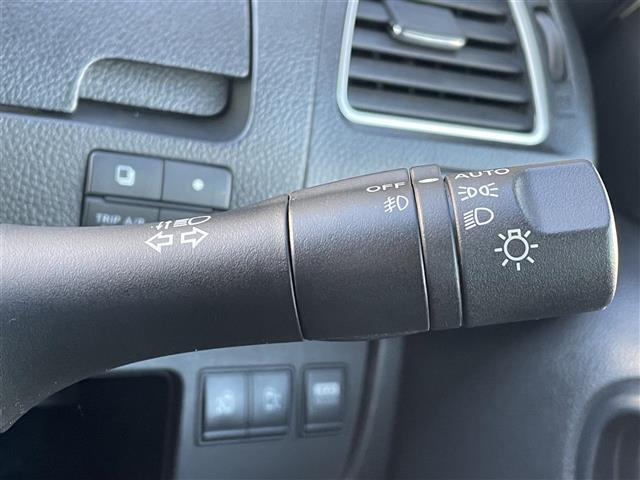 セレナ ハイウェイスター　Ｓ－ハイブリッド　純正ナビ　バックカメラ　フルセグＴＶ　ＡＬＰＩＮＥフリップダウンモニター　両側パワースライドドア　社外１５インチアルミホイール　シートカバー　ビルトインＥＴＣ　ドライブレコーダー　クルーズコントロール（5枚目）