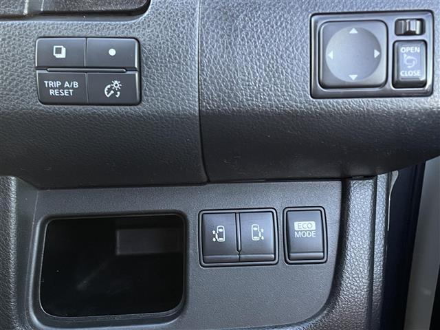 セレナ ハイウェイスター　Ｓ－ハイブリッド　純正ナビ　バックカメラ　フルセグＴＶ　ＡＬＰＩＮＥフリップダウンモニター　両側パワースライドドア　社外１５インチアルミホイール　シートカバー　ビルトインＥＴＣ　ドライブレコーダー　クルーズコントロール（6枚目）