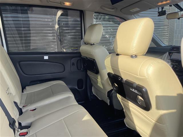 セレナ ハイウェイスター　Ｓ－ハイブリッド　純正ナビ　バックカメラ　フルセグＴＶ　ＡＬＰＩＮＥフリップダウンモニター　両側パワースライドドア　社外１５インチアルミホイール　シートカバー　ビルトインＥＴＣ　ドライブレコーダー　クルーズコントロール（19枚目）