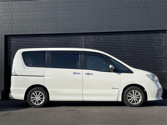 セレナ ハイウェイスター　Ｓ－ハイブリッド　純正ナビ　バックカメラ　フルセグＴＶ　ＡＬＰＩＮＥフリップダウンモニター　両側パワースライドドア　社外１５インチアルミホイール　シートカバー　ビルトインＥＴＣ　ドライブレコーダー　クルーズコントロール（29枚目）