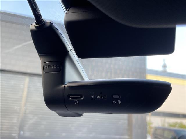 Ｑ５ ４０ＴＤＩクワトロ　スポーツ　ＳラインＰＫＧ　エアサス　ＡＢＴ２０ＡＷ　ＡＢＴバッジ　純正ナビ　全方位カメラ　カープレイ　ＥＴＣ　純正ドラレコ　レーダー探知機　ハーフレザー　全席シートヒーター　マトリクスＬＥＤ　バーチャルＣＰ（20枚目）