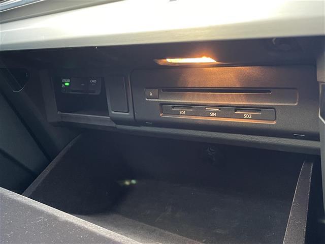 Ｑ５ ４０ＴＤＩクワトロ　スポーツ　ＳラインＰＫＧ　エアサス　ＡＢＴ２０ＡＷ　ＡＢＴバッジ　純正ナビ　全方位カメラ　カープレイ　ＥＴＣ　純正ドラレコ　レーダー探知機　ハーフレザー　全席シートヒーター　マトリクスＬＥＤ　バーチャルＣＰ（21枚目）