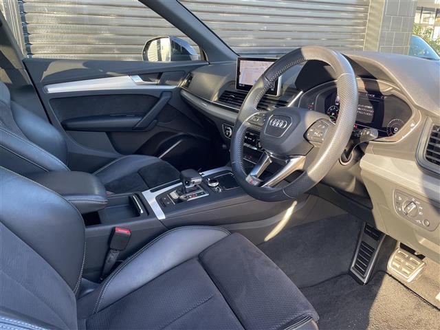 Ｑ５ ４０ＴＤＩクワトロ　スポーツ　ＳラインＰＫＧ　エアサス　ＡＢＴ２０ＡＷ　ＡＢＴバッジ　純正ナビ　全方位カメラ　カープレイ　ＥＴＣ　純正ドラレコ　レーダー探知機　ハーフレザー　全席シートヒーター　マトリクスＬＥＤ　バーチャルＣＰ（22枚目）