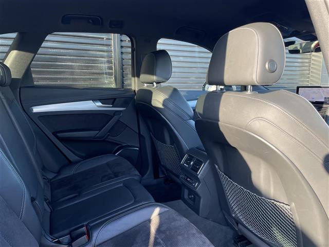 Ｑ５ ４０ＴＤＩクワトロ　スポーツ　ＳラインＰＫＧ　エアサス　ＡＢＴ２０ＡＷ　ＡＢＴバッジ　純正ナビ　全方位カメラ　カープレイ　ＥＴＣ　純正ドラレコ　レーダー探知機　ハーフレザー　全席シートヒーター　マトリクスＬＥＤ　バーチャルＣＰ（24枚目）