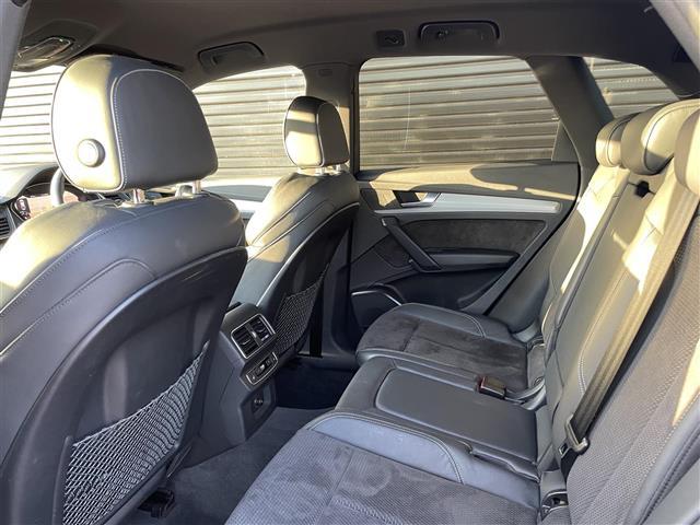 Ｑ５ ４０ＴＤＩクワトロ　スポーツ　ＳラインＰＫＧ　エアサス　ＡＢＴ２０ＡＷ　ＡＢＴバッジ　純正ナビ　全方位カメラ　カープレイ　ＥＴＣ　純正ドラレコ　レーダー探知機　ハーフレザー　全席シートヒーター　マトリクスＬＥＤ　バーチャルＣＰ（28枚目）