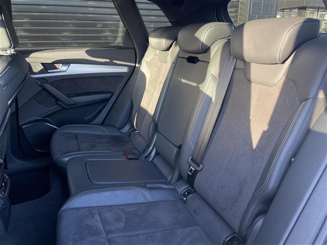 Ｑ５ ４０ＴＤＩクワトロ　スポーツ　ＳラインＰＫＧ　エアサス　ＡＢＴ２０ＡＷ　ＡＢＴバッジ　純正ナビ　全方位カメラ　カープレイ　ＥＴＣ　純正ドラレコ　レーダー探知機　ハーフレザー　全席シートヒーター　マトリクスＬＥＤ　バーチャルＣＰ（29枚目）