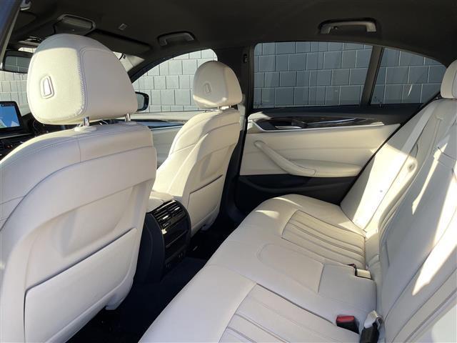 ５シリーズ ５２３ｄ　ｘＤｒｉｖｅＭスポーツエディションジョイ＋　白革　電動トランク　アンビエントライト　純正ナビ　フルセグＴＶ　カープレイ　Ｂｌｕｅｔｏｏｔｈ　ＥＴＣ　前後ドライブレコーダー　純正１９ＡＷ　シートヒーター　パワーシート　インテリジェントセーフティ（45枚目）