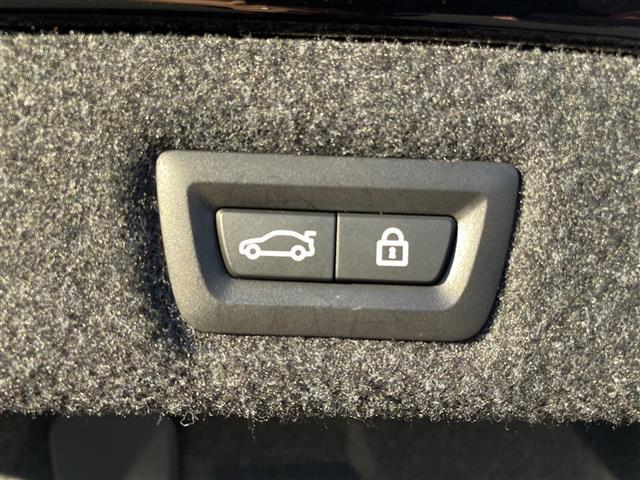 ５シリーズ ５２３ｄ　ｘＤｒｉｖｅＭスポーツエディションジョイ＋　白革　電動トランク　アンビエントライト　純正ナビ　フルセグＴＶ　カープレイ　Ｂｌｕｅｔｏｏｔｈ　ＥＴＣ　前後ドライブレコーダー　純正１９ＡＷ　シートヒーター　パワーシート　インテリジェントセーフティ（49枚目）