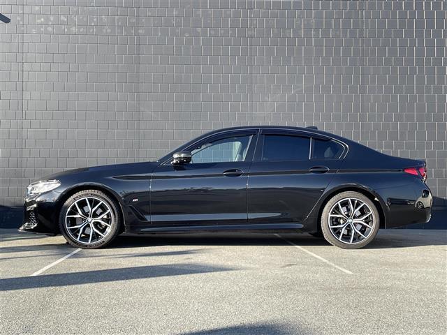 ５シリーズ ５２３ｄ　ｘＤｒｉｖｅＭスポーツエディションジョイ＋　白革　電動トランク　アンビエントライト　純正ナビ　フルセグＴＶ　カープレイ　Ｂｌｕｅｔｏｏｔｈ　ＥＴＣ　前後ドライブレコーダー　純正１９ＡＷ　シートヒーター　パワーシート　インテリジェントセーフティ（54枚目）