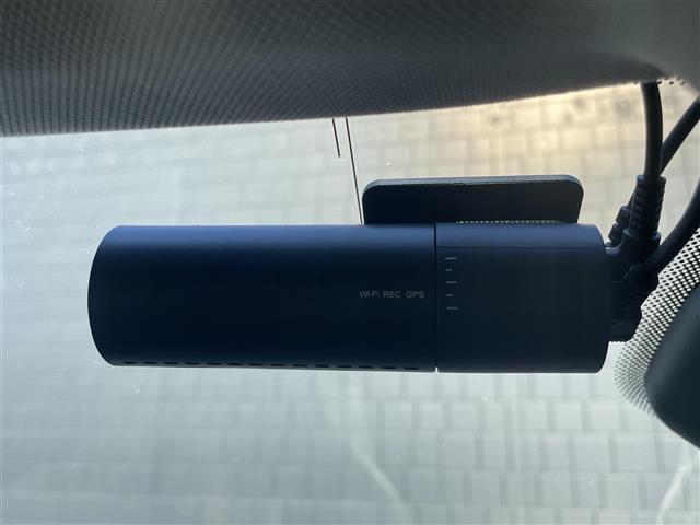 ジープ・コンパス トレイルホーク　限定車　セレクテレインシステム　純正Ｕコネクトナビ　バックカメラ　ＥＴＣ　カープレイ　ハーフレザーシート　純正前後ドライブレコーダー　純正１７インチアルミ　自動緊急ブレーキ　ＡＣＣ　専用インテリア（17枚目）