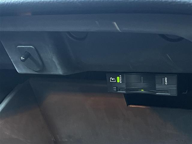 ジープ・コンパス トレイルホーク　限定車　セレクテレインシステム　純正Ｕコネクトナビ　バックカメラ　ＥＴＣ　カープレイ　ハーフレザーシート　純正前後ドライブレコーダー　純正１７インチアルミ　自動緊急ブレーキ　ＡＣＣ　専用インテリア（18枚目）