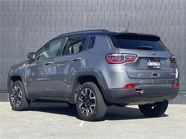 ジープ・コンパス トレイルホーク　限定車　セレクテレインシステム　純正Ｕコネクトナビ　バックカメラ　ＥＴＣ　カープレイ　ハーフレザーシート　純正前後ドライブレコーダー　純正１７インチアルミ　自動緊急ブレーキ　ＡＣＣ　専用インテリア（36枚目）