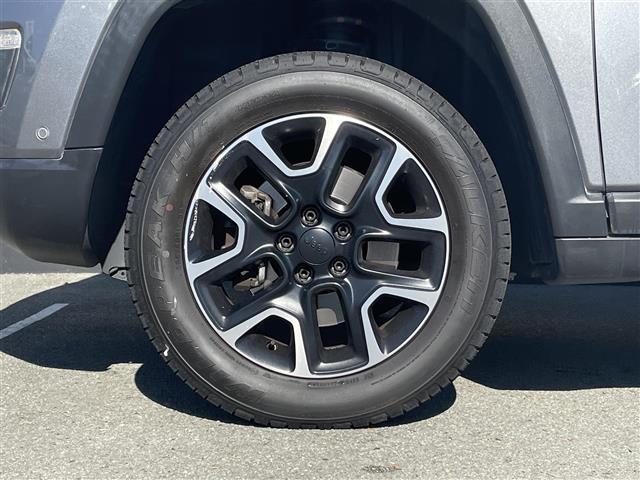 ジープ・コンパス トレイルホーク　限定車　セレクテレインシステム　純正Ｕコネクトナビ　バックカメラ　ＥＴＣ　カープレイ　ハーフレザーシート　純正前後ドライブレコーダー　純正１７インチアルミ　自動緊急ブレーキ　ＡＣＣ　専用インテリア（41枚目）