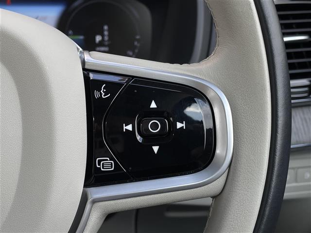 XC90 リチャージ PHV T8 AWD インスクリプション パノラマサンルーフ ブロンド革 ハーマンカードン HUD インテリセーフ 純正前後ドラレコ ACC オレフォスシフト エアサス シートベンチ シートヒーター ハンドルヒーター 純正21AW LED(7枚目)