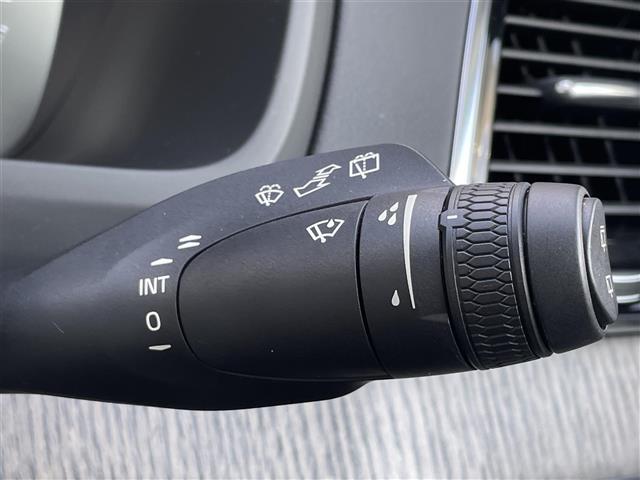 XC90 リチャージ PHV T8 AWD インスクリプション パノラマサンルーフ ブロンド革 ハーマンカードン HUD インテリセーフ 純正前後ドラレコ ACC オレフォスシフト エアサス シートベンチ シートヒーター ハンドルヒーター 純正21AW LED(8枚目)