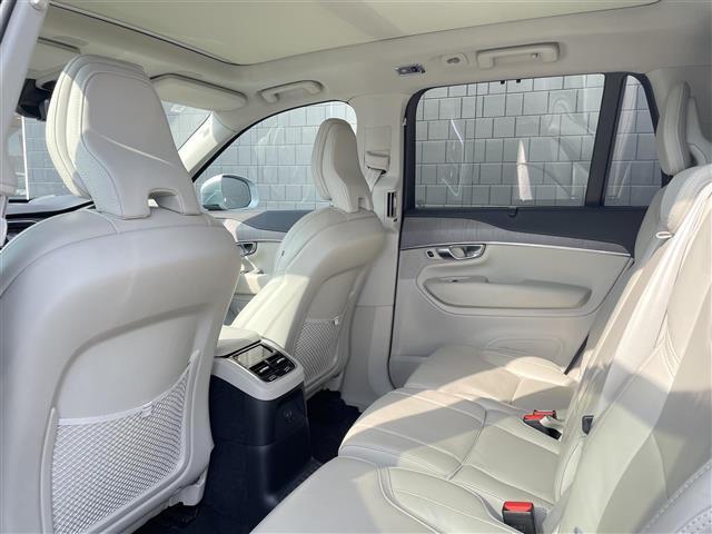 XC90 リチャージ PHV T8 AWD インスクリプション パノラマサンルーフ ブロンド革 ハーマンカードン HUD インテリセーフ 純正前後ドラレコ ACC オレフォスシフト エアサス シートベンチ シートヒーター ハンドルヒーター 純正21AW LED(27枚目)
