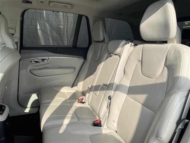 XC90 リチャージ PHV T8 AWD インスクリプション パノラマサンルーフ ブロンド革 ハーマンカードン HUD インテリセーフ 純正前後ドラレコ ACC オレフォスシフト エアサス シートベンチ シートヒーター ハンドルヒーター 純正21AW LED(28枚目)