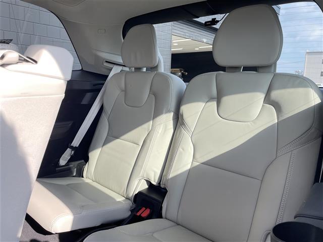 XC90 リチャージ PHV T8 AWD インスクリプション パノラマサンルーフ ブロンド革 ハーマンカードン HUD インテリセーフ 純正前後ドラレコ ACC オレフォスシフト エアサス シートベンチ シートヒーター ハンドルヒーター 純正21AW LED(29枚目)